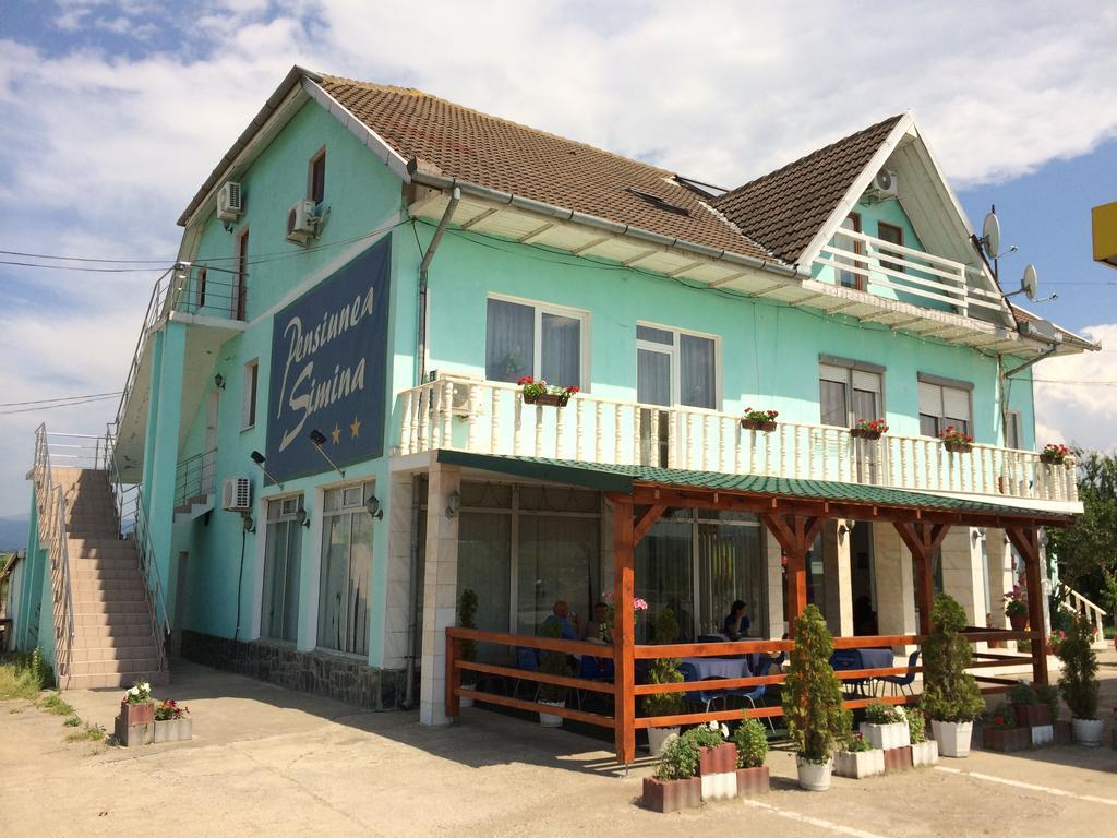 Pensiunea Simina Caransebeş エクステリア 写真