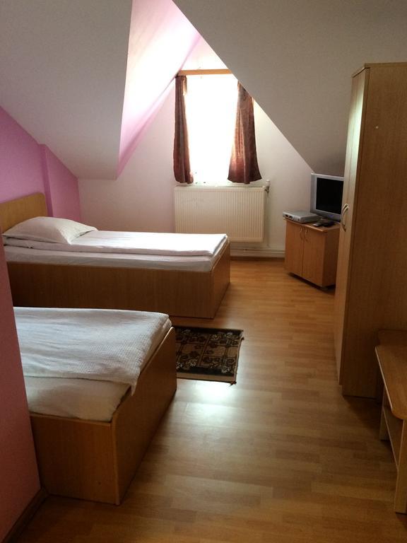 Pensiunea Simina Caransebeş 部屋 写真