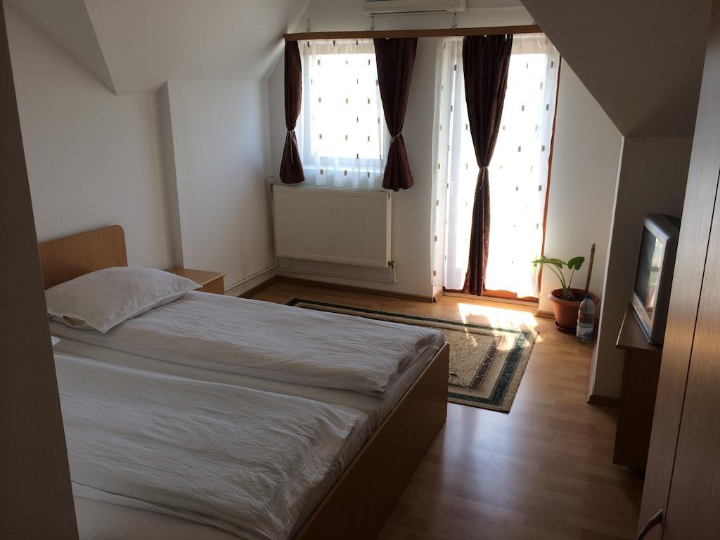 Pensiunea Simina Caransebeş 部屋 写真